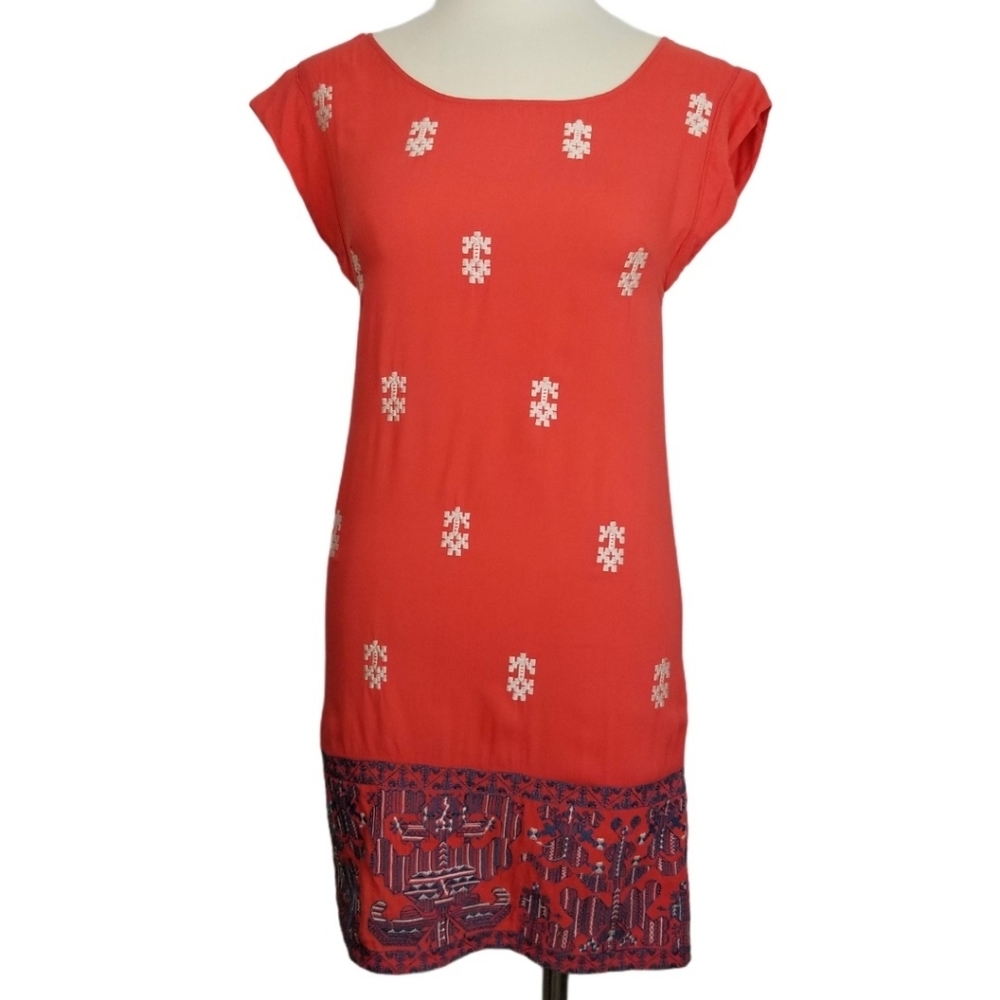 THML Coral Red Embroidered Shift Dress XS Boho Ethnic Tribal Print Hem Coastal